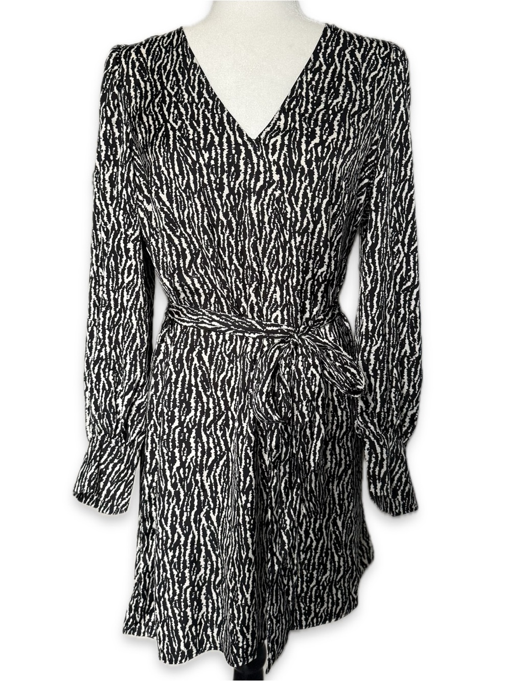 H&M Black and White V-Neck Wrap-Style Long Sleeve Dress
